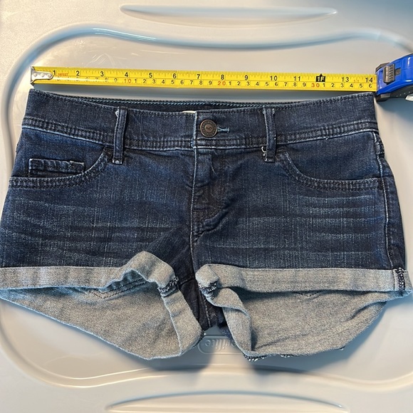Hollister size 1 dark denim jean shorts - Picture 4 of 6